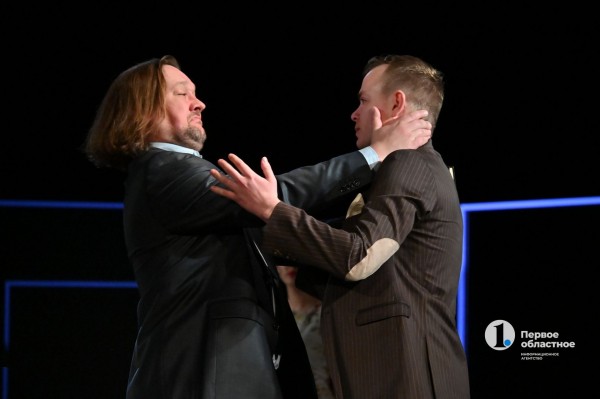 Премьера спектакля &laquo;Сын&raquo; в Камерном. Экзистенциальная драма на максималках