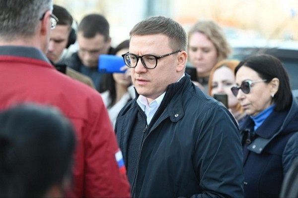 Алексей Текслер потребовал ускорить ремонт дороги в Ленинском районе Алексей Текслер потребовал ускорить ремонт дороги в Ленинском районе