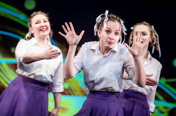 Челябинский фестиваль актерской песни зарядил зрителей позитивом