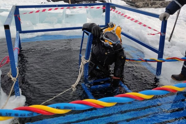 Шлем весом 12 кг и своя азбука Морзе: как работают спасатели-водолазы на Южном Урале Шлем весом 12 кг и своя азбука Морзе: как работают спасатели-водолазы на Южном Урале