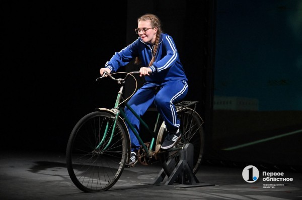 «Чужие письма»: в Молодежном театре сняли кино о гадком подростке «Чужие письма»: в Молодежном театре сняли кино о гадком подростке